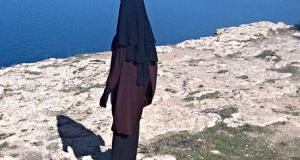 The Muslim Woman’s Road to Join ISIS